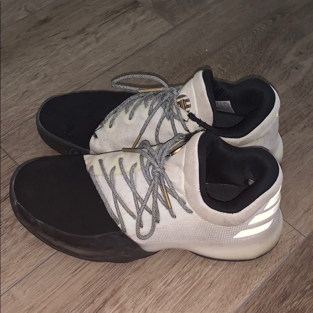 Harden Vol. 1 - Picture 3 of 6